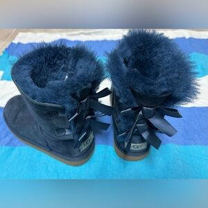 Uggs navy youth size 3